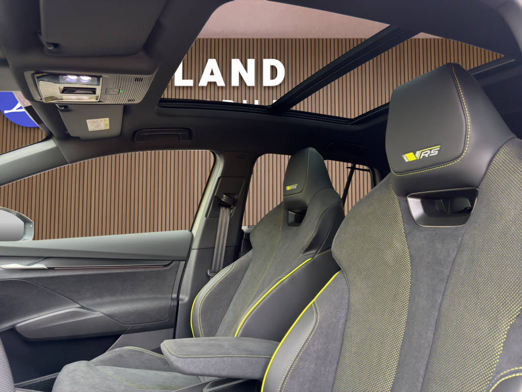 SKODA Enyaq IV RS 4x4 MAXX-image-12