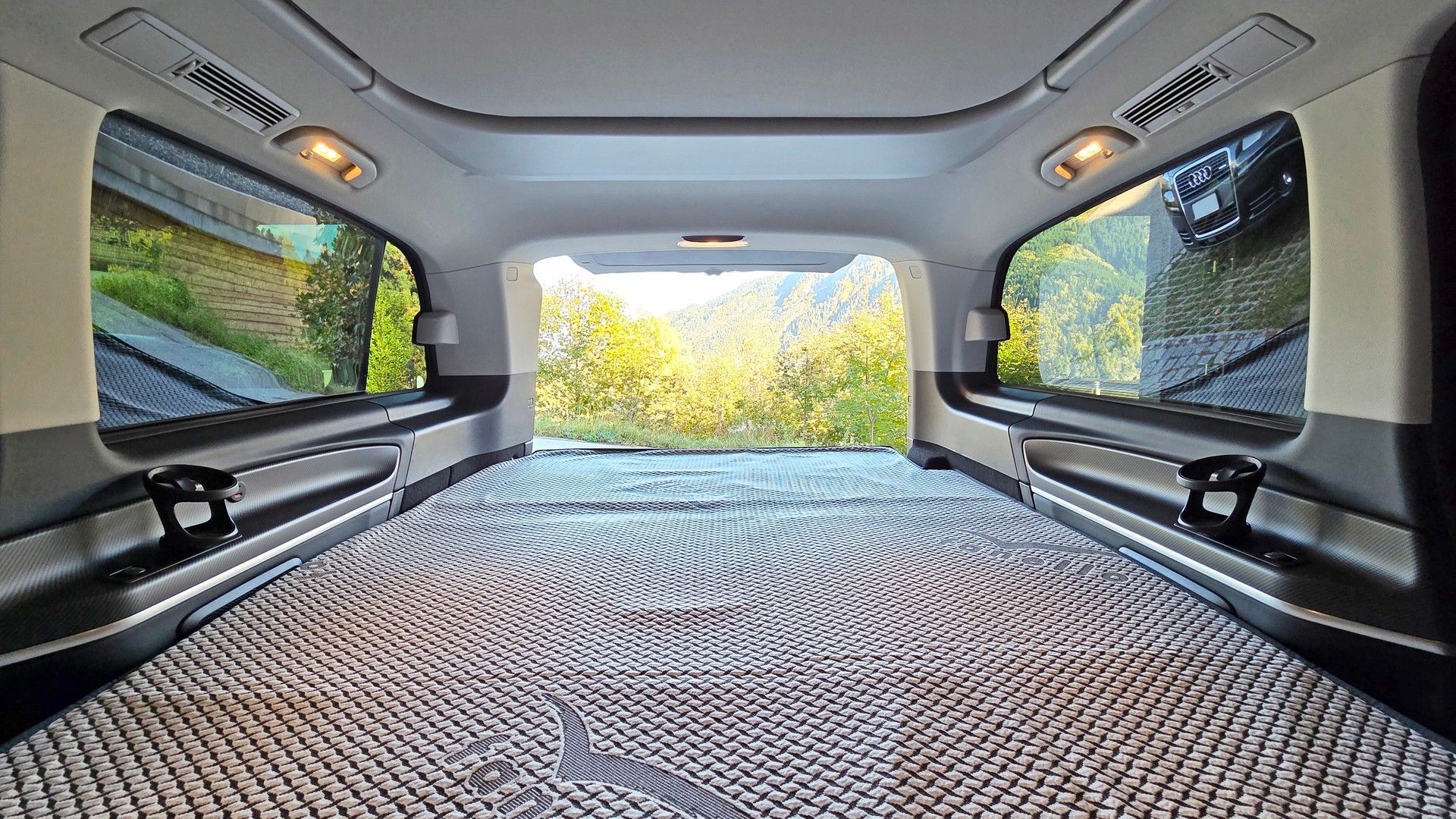 MERCEDES-BENZ Marco Polo Horizon 300 d 4M Automat AMG Line-image-11
