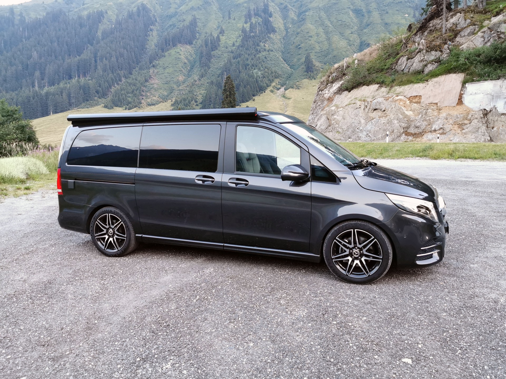 MERCEDES-BENZ Marco Polo Horizon 300 d 4M Automat AMG Line-image-1