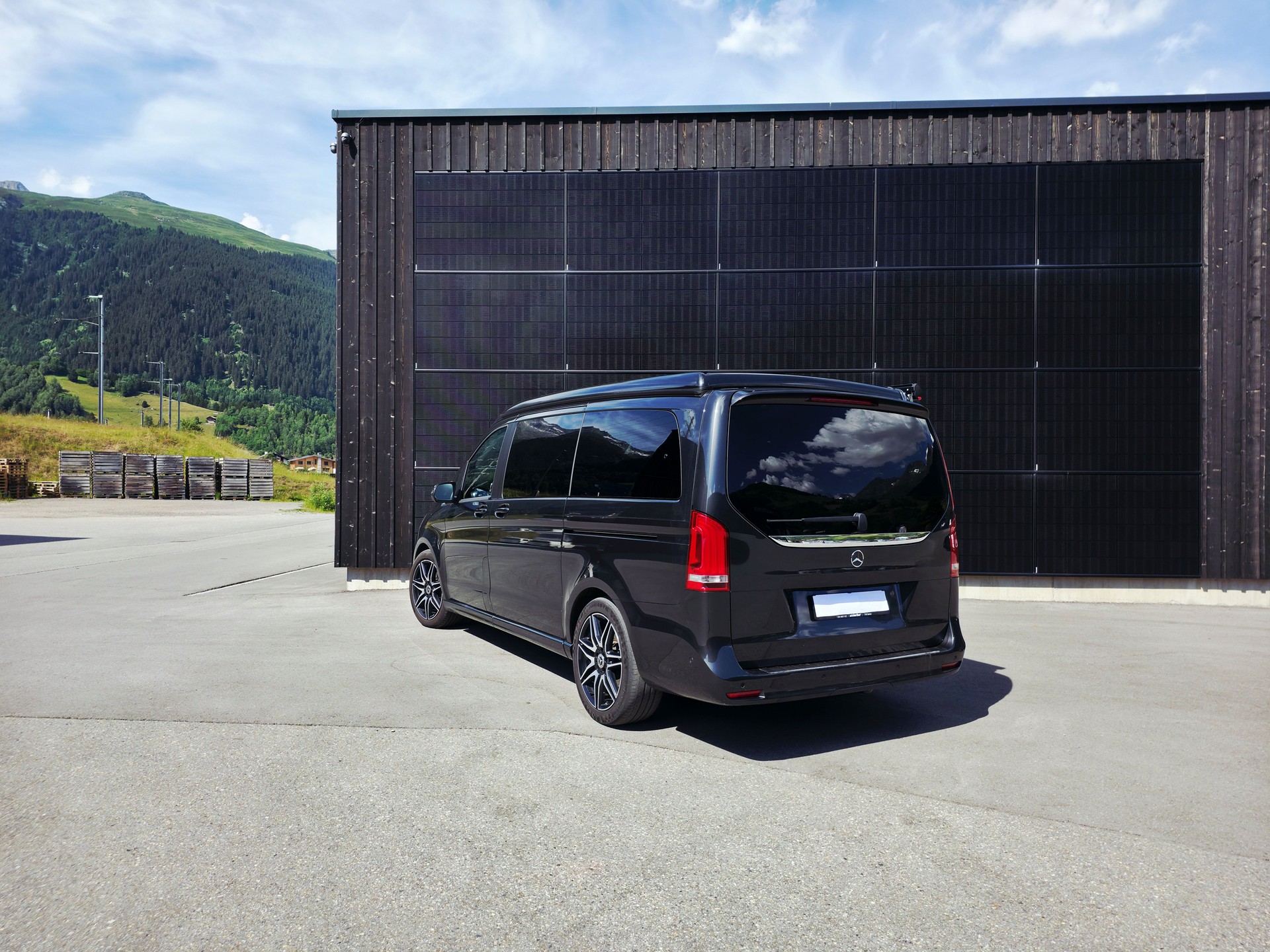 MERCEDES-BENZ Marco Polo Horizon 300 d 4M Automat AMG Line-image-3