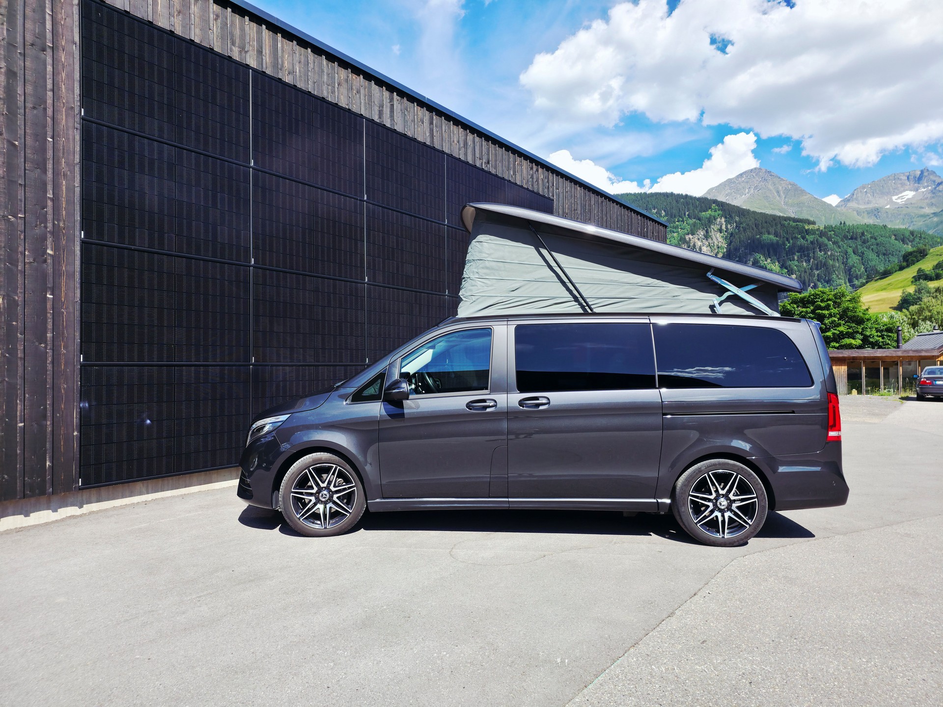 MERCEDES-BENZ Marco Polo Horizon 300 d 4M Automat AMG Line-image-2