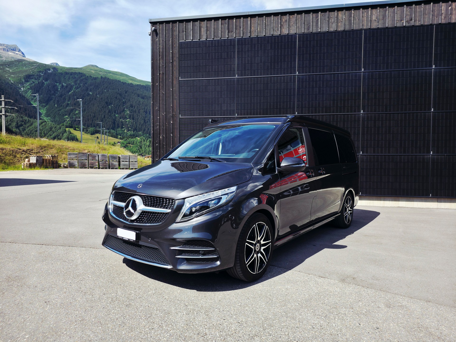 MERCEDES-BENZ Marco Polo Horizon 300 d 4M Automat AMG Line-image-1