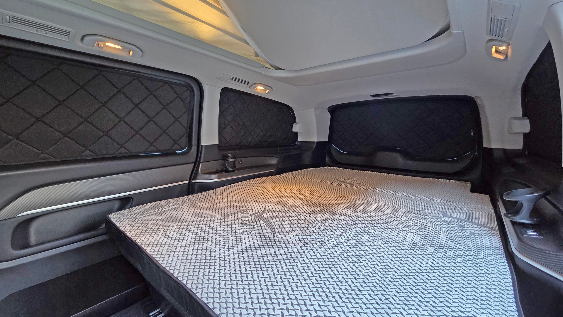 MERCEDES-BENZ Marco Polo Horizon 300 d 4M Automat AMG Line-image-14