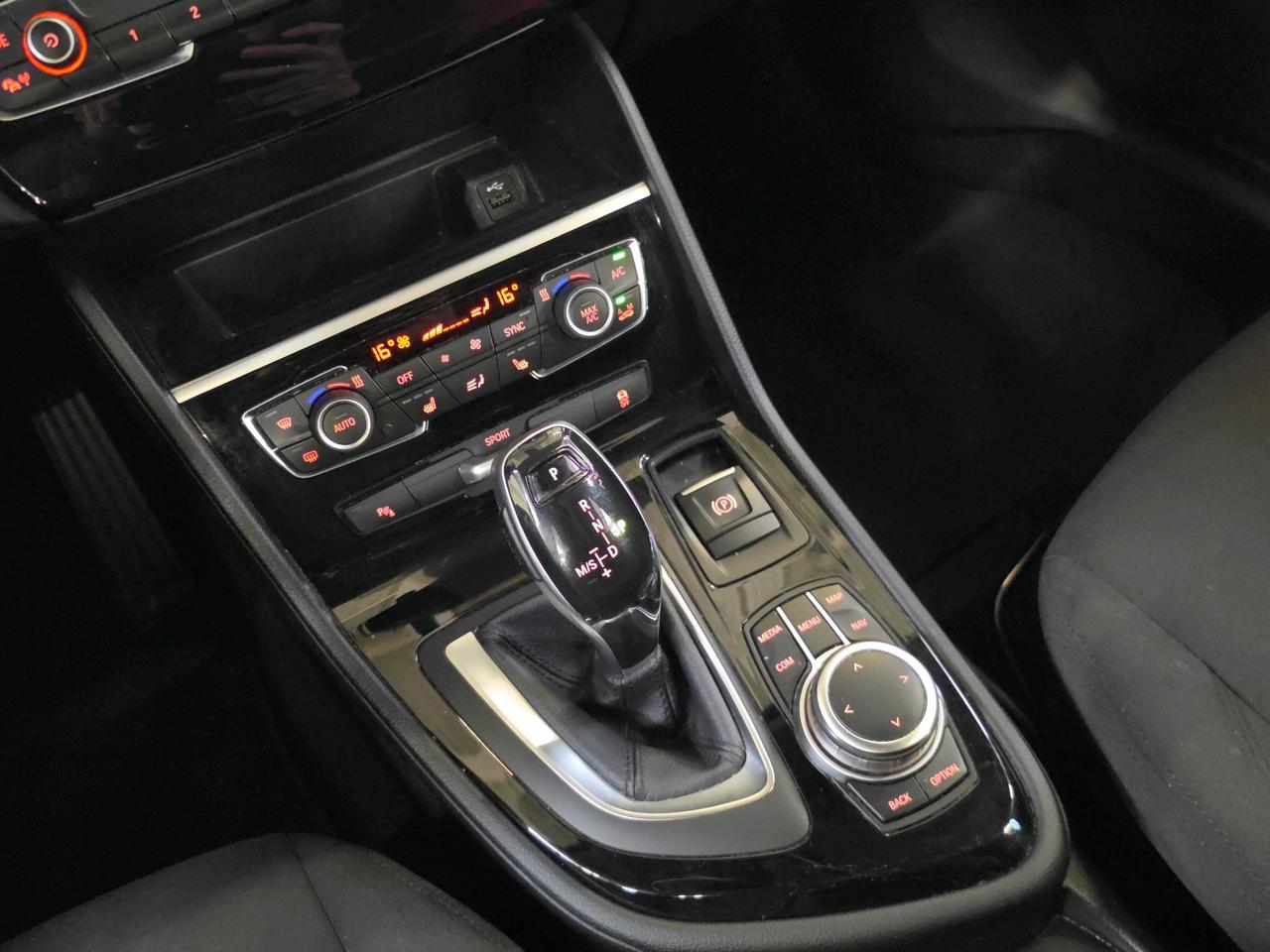 BMW 218d xDrive Gran Tourer-image-15
