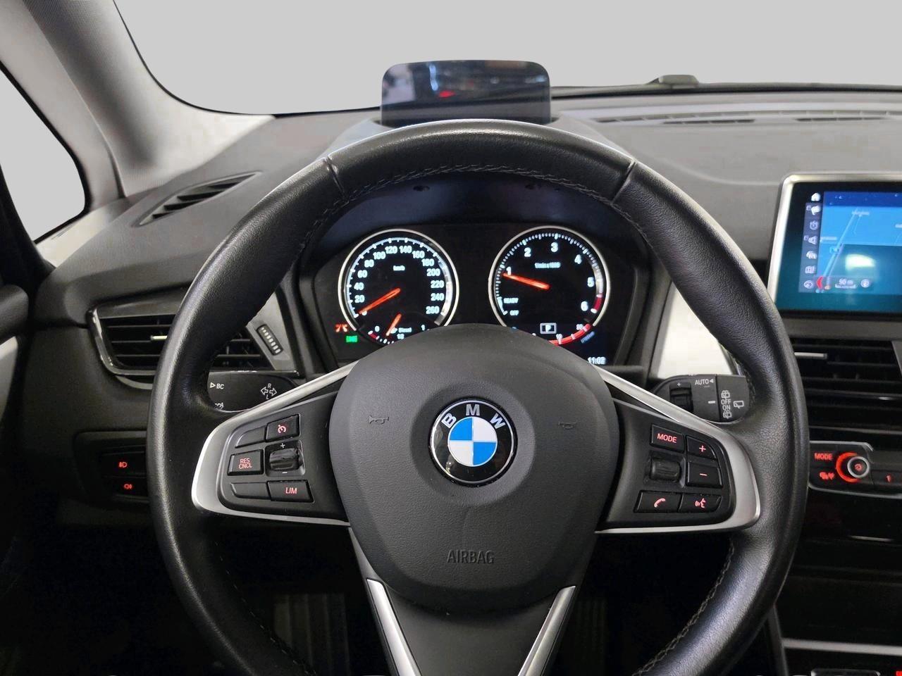 BMW 218d xDrive Gran Tourer-image-14