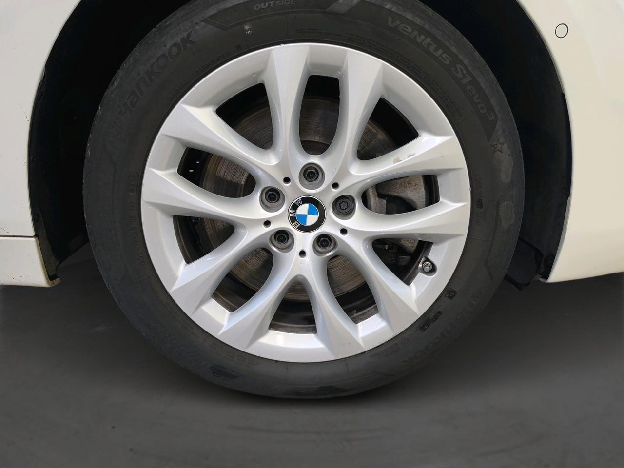 BMW 218d xDrive Gran Tourer-image-10