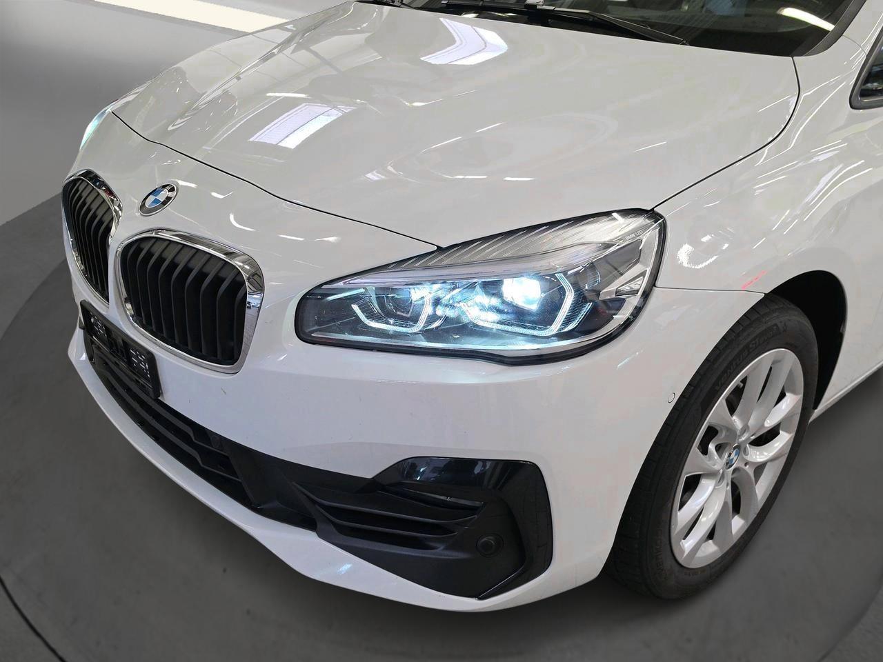 BMW 218d xDrive Gran Tourer-image-6