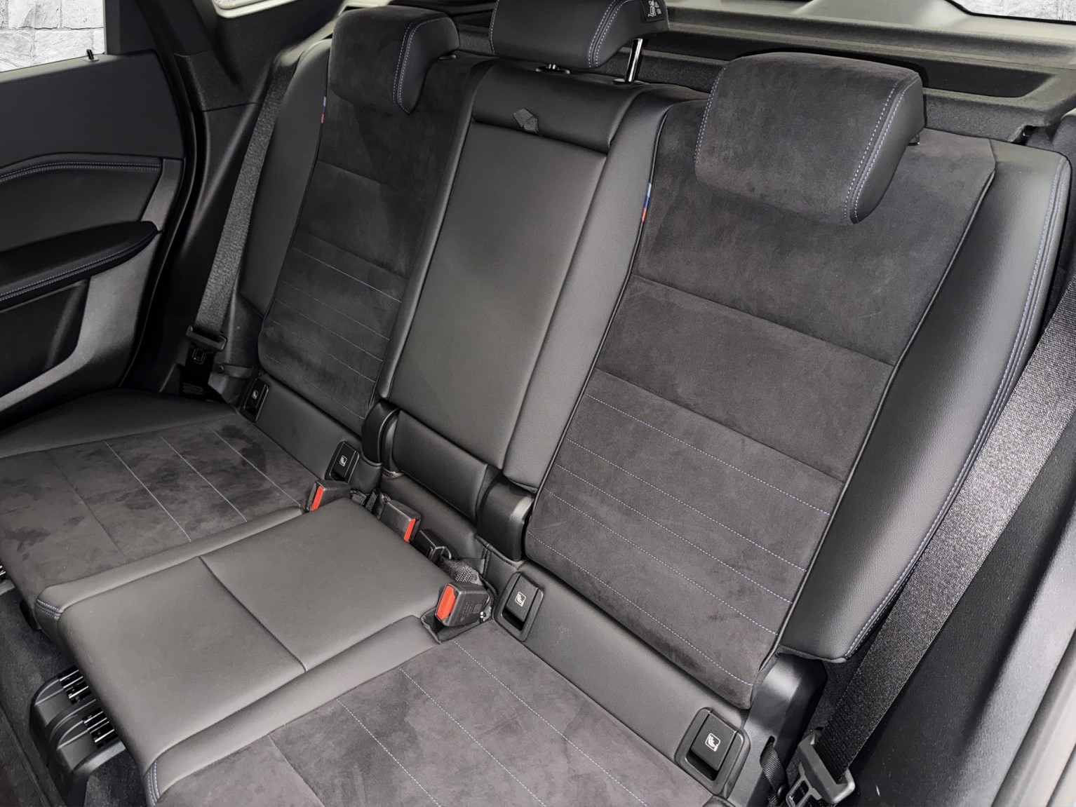 BMW X1 xDrive 23i 48V M Sport-image-15