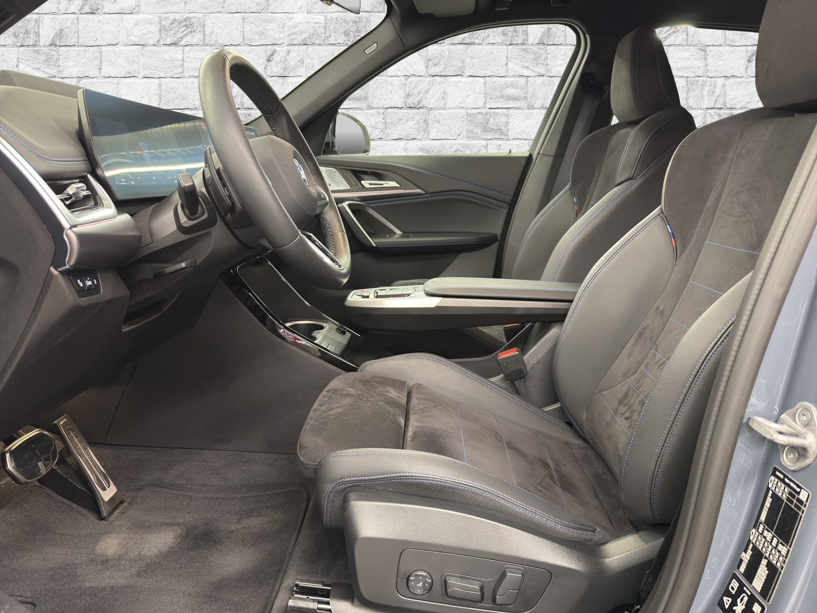 BMW X1 xDrive 23i 48V M Sport-image-6