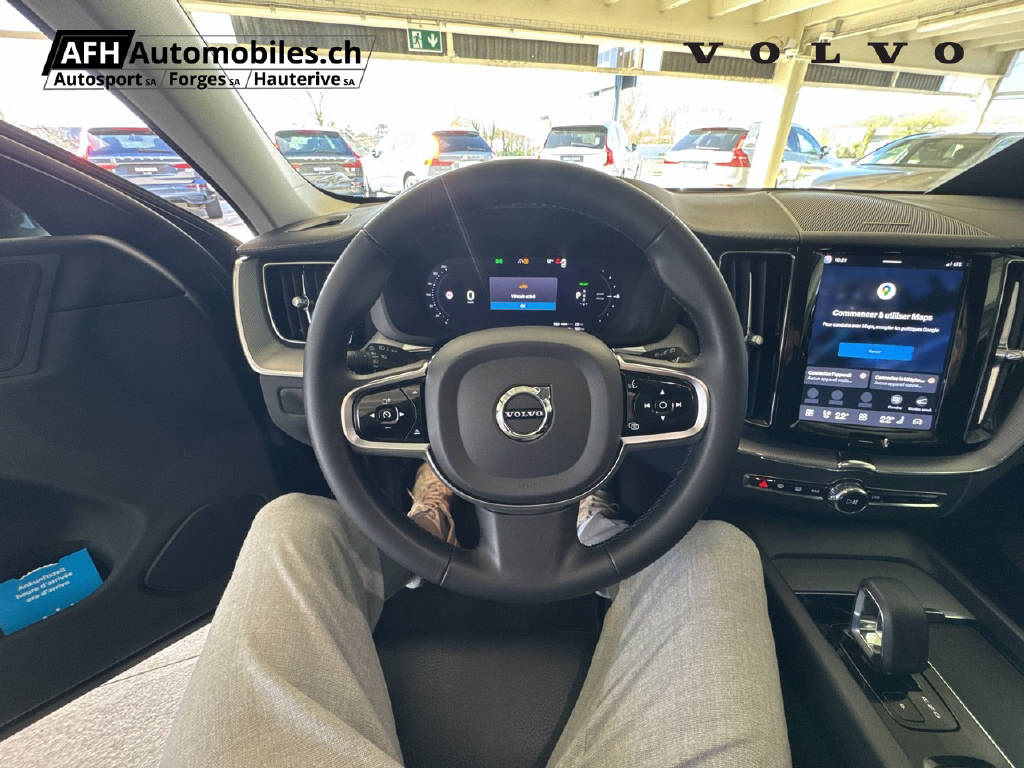 VOLVO XC60 2.0 T6 TE Ultimate Dark eAWD-image-10