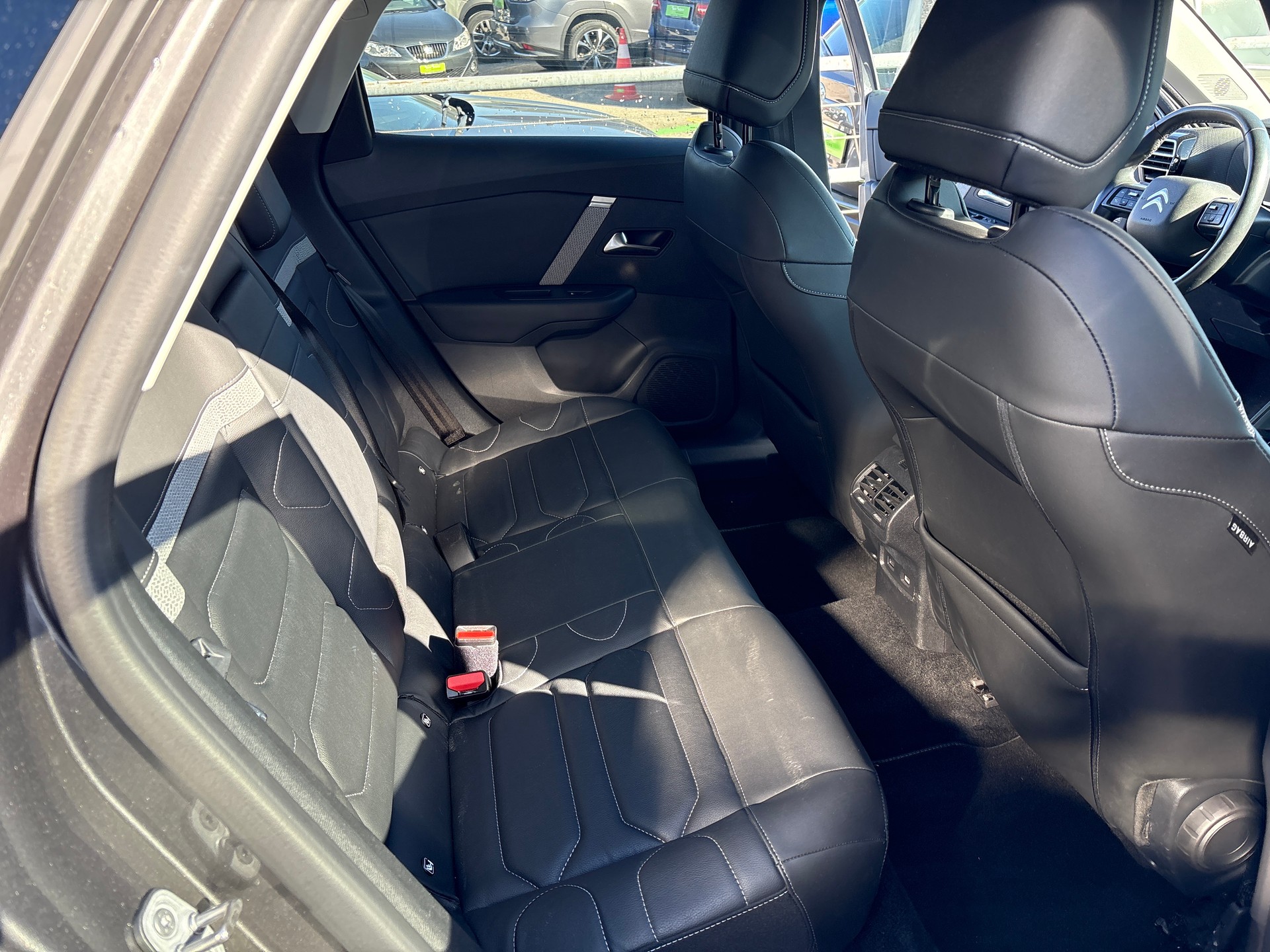 CITROEN C4 1.5 BlueHDi Shine Pack EAT8-image-8