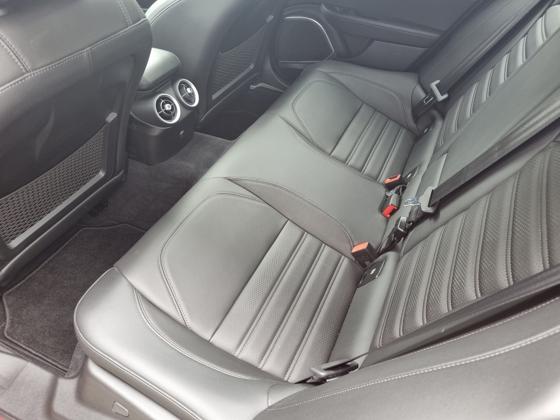 ALFA ROMEO Giulia 2.0 Veloce Q4 Automatic-image-8