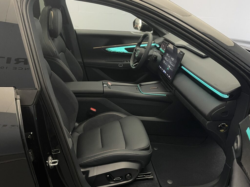 LYNK & CO 08 1.5 PHEV More-image-8