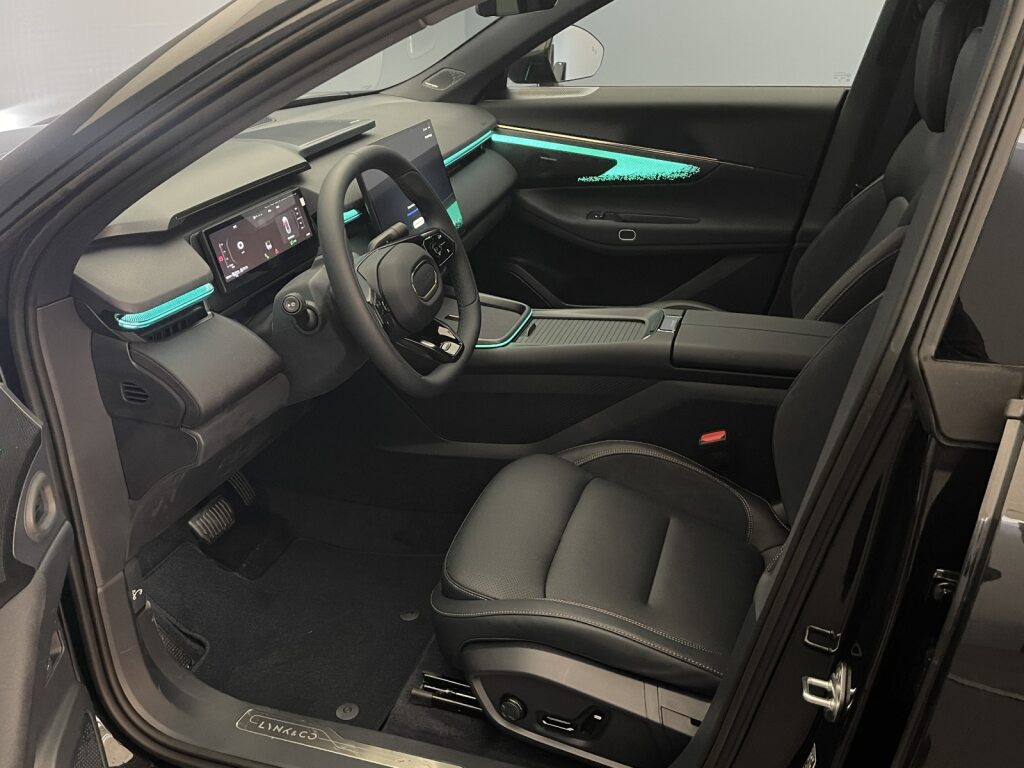 LYNK & CO 08 1.5 PHEV More-image-5