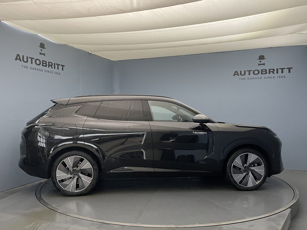 LYNK & CO 08 1.5 PHEV More-showroom-element-2