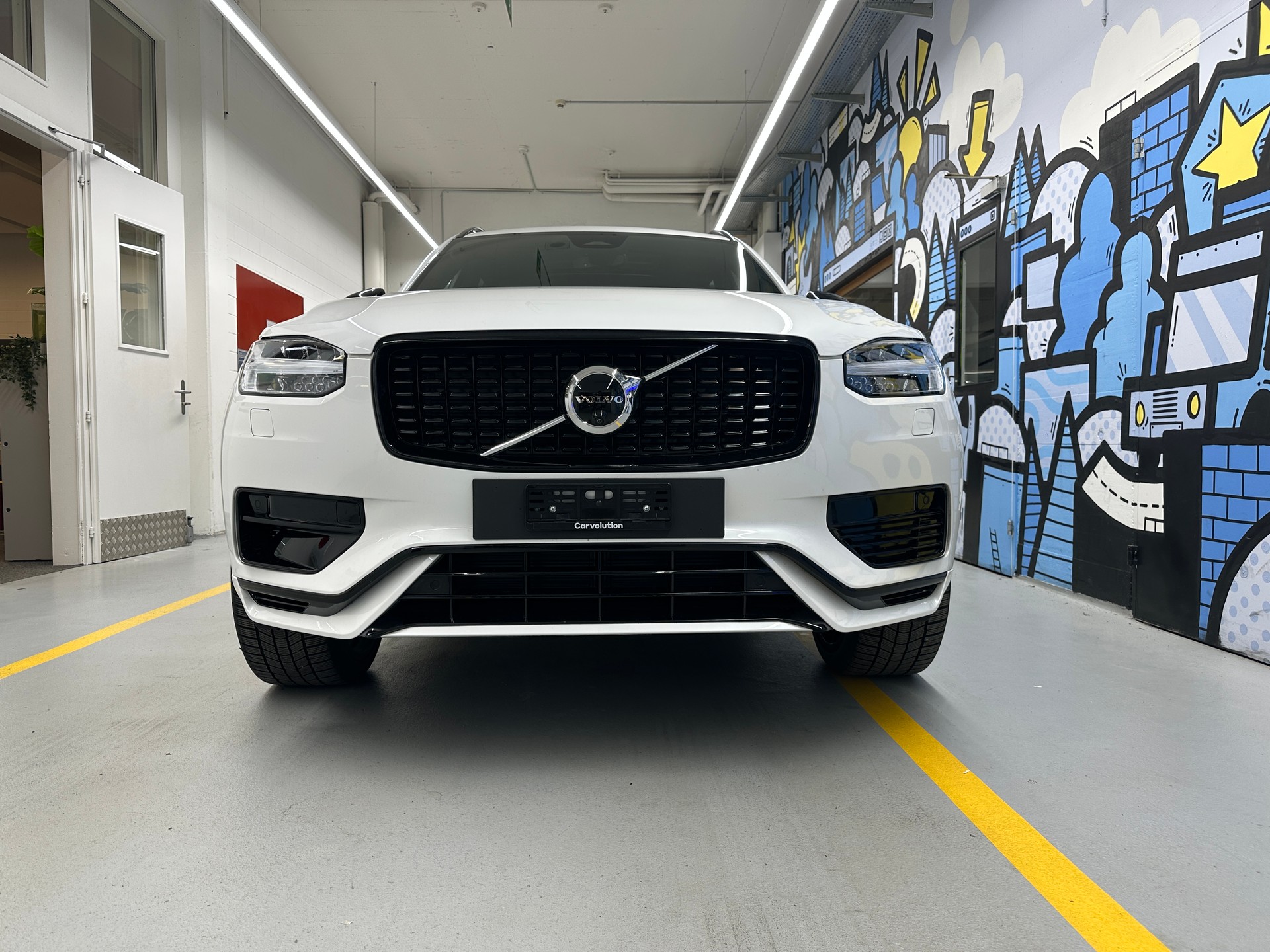 VOLVO XC90 T8 Ultra Dark-image-1