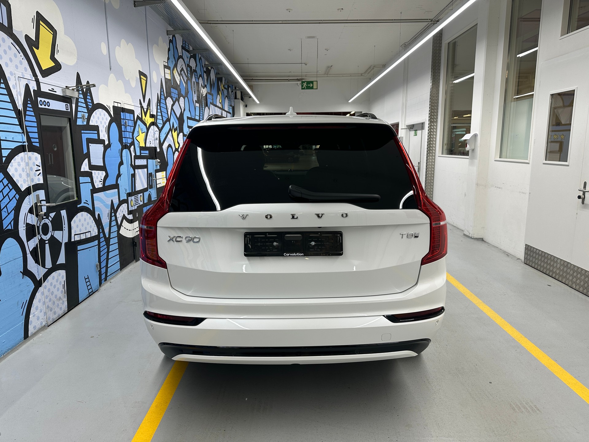 VOLVO XC90 T8 Ultra Dark-image-4