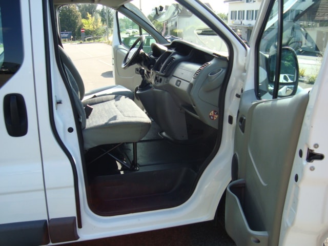 RENAULT Trafic 2.0 dCi 90 2.7t L1H1-image-7