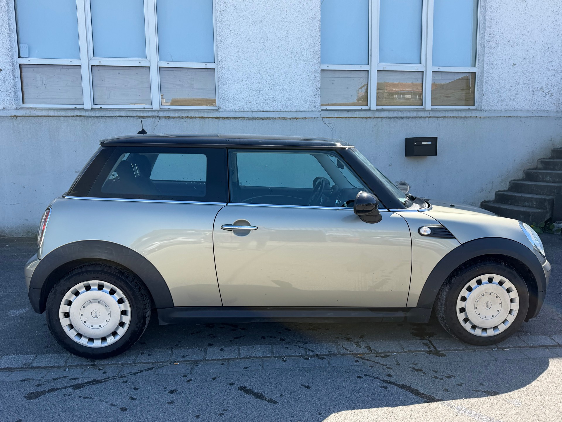 MINI Cooper-image-1