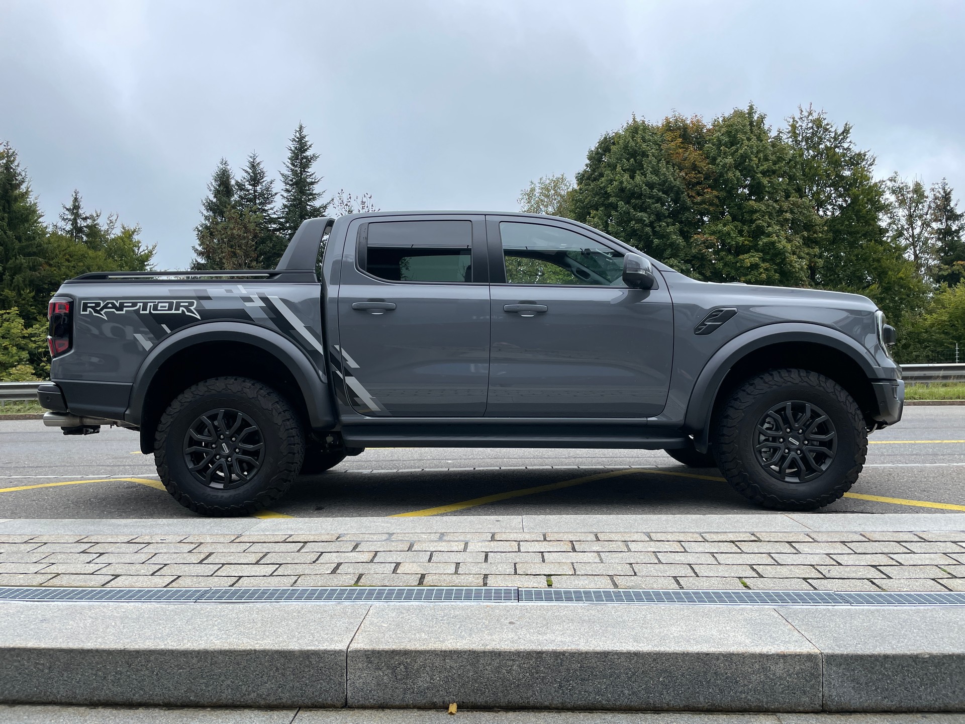 FORD Ranger Raptor 3.0 Eco Boost 4x4 A mit Raptor Paket-showroom-element-3