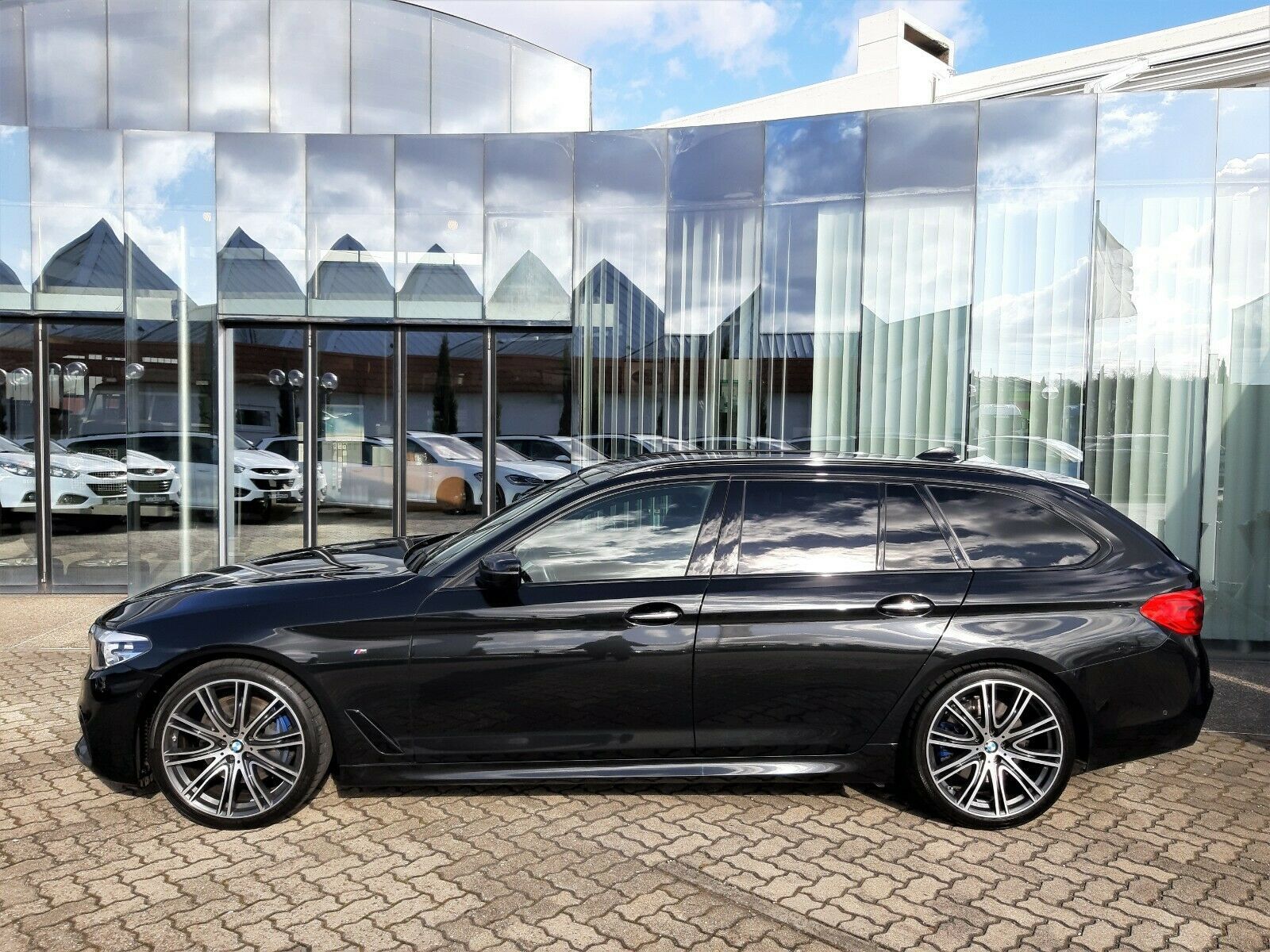 BMW 530d Touring Sportpaket Standheizung Steptronic