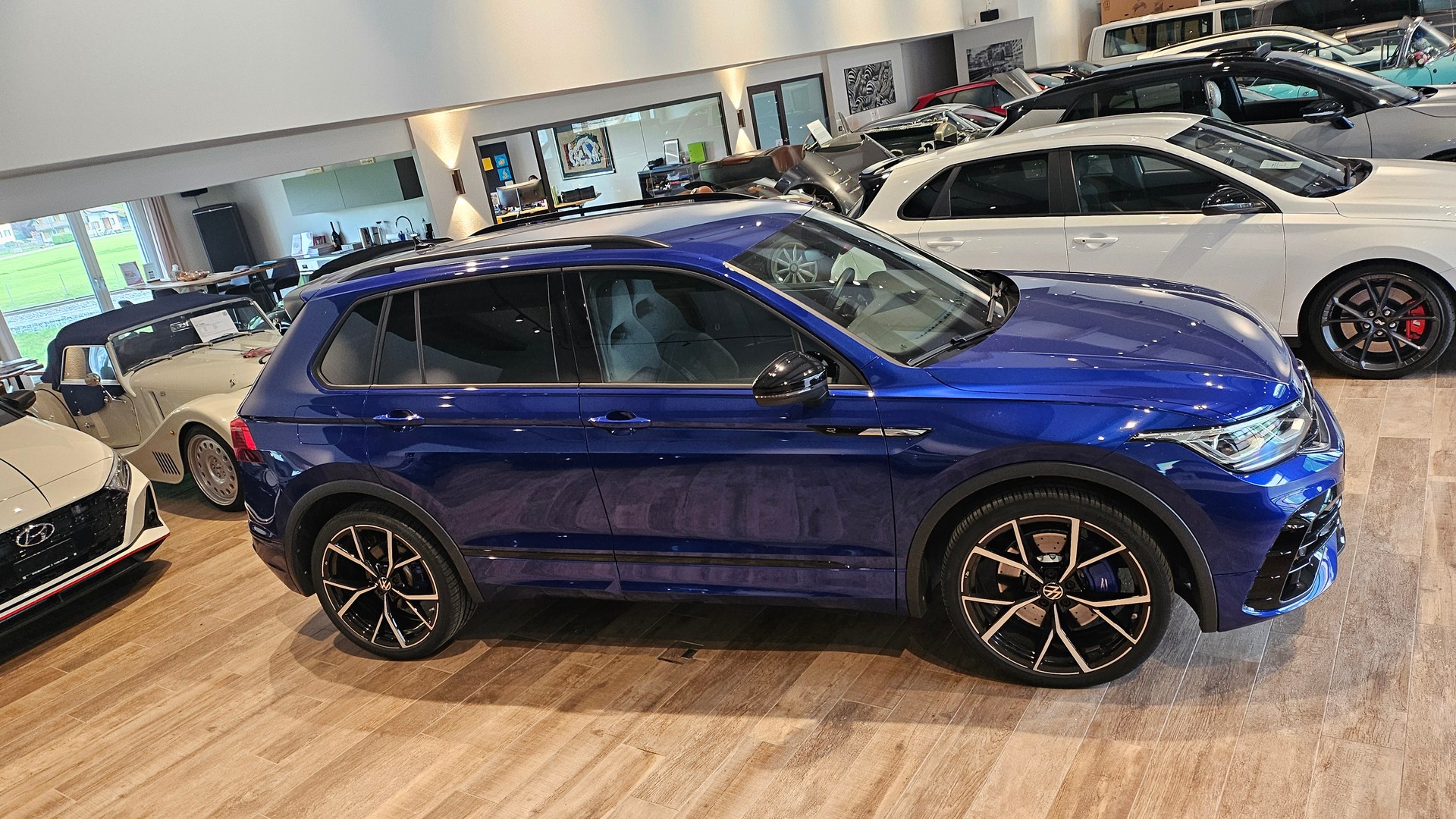 VW Tiguan 2.0TSI R 4Motion DSG-image-7