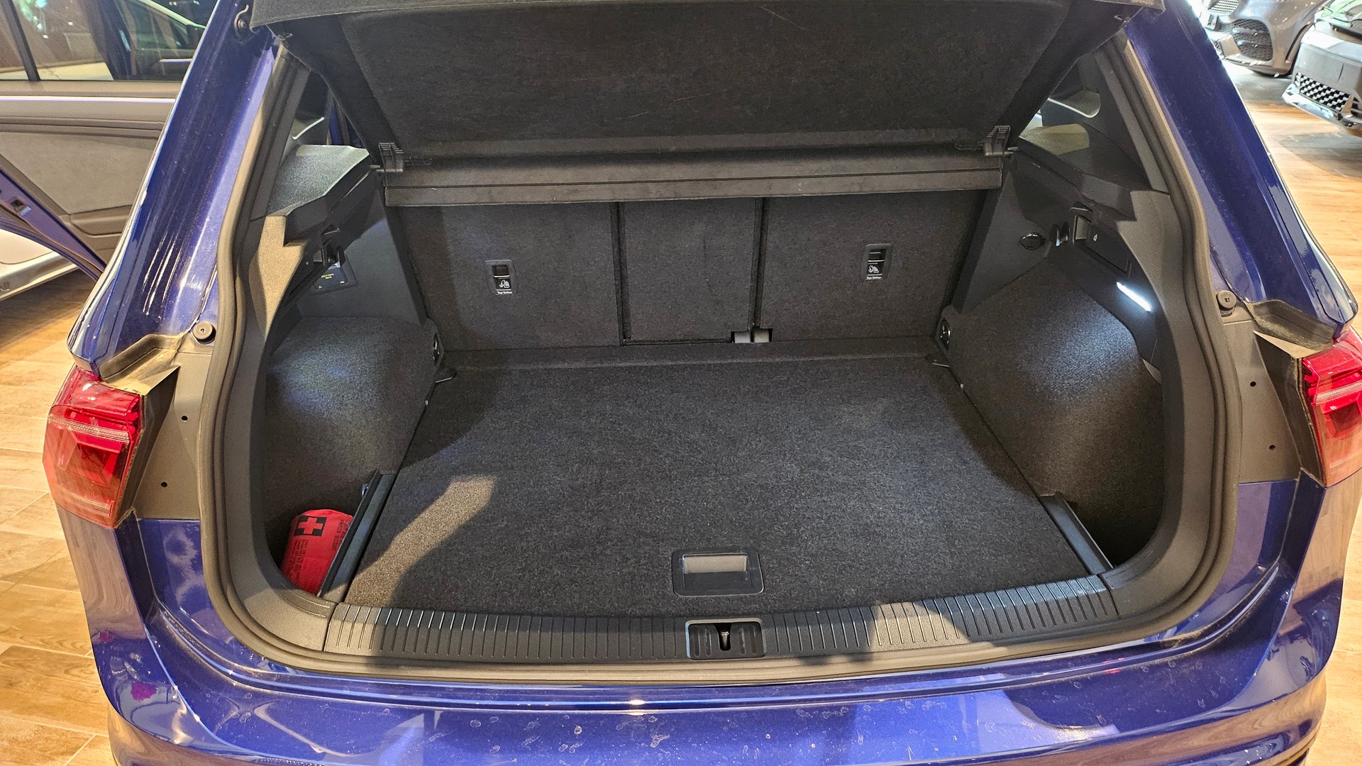 VW Tiguan 2.0TSI R 4Motion DSG-image-21