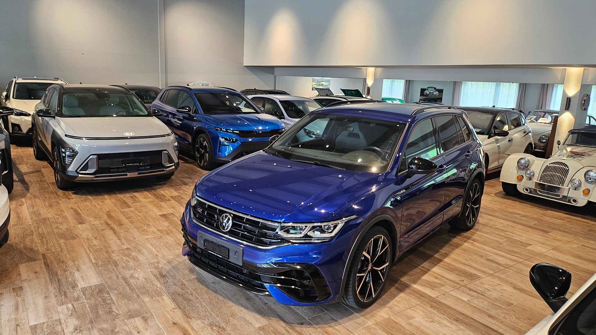 VW Tiguan 2.0TSI R 4Motion DSG-image-1