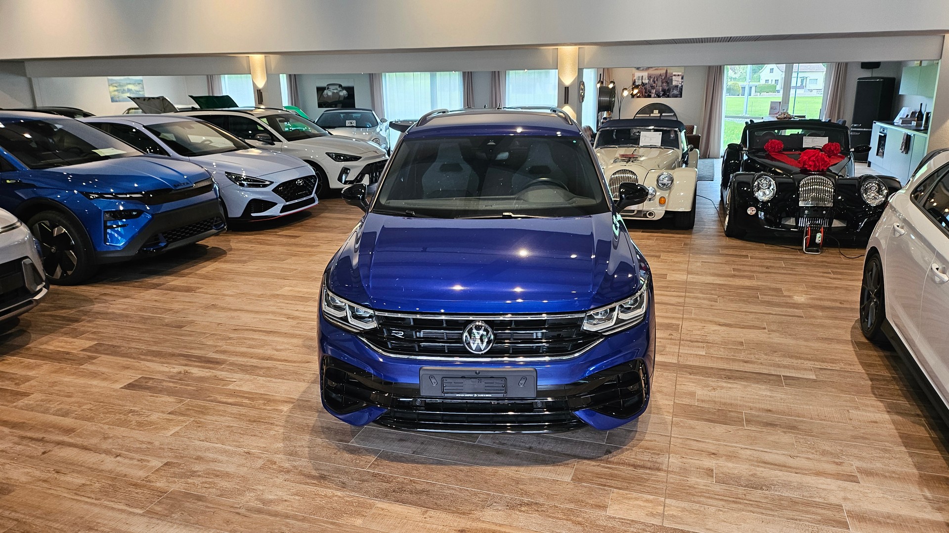 VW Tiguan 2.0TSI R 4Motion DSG-image-3