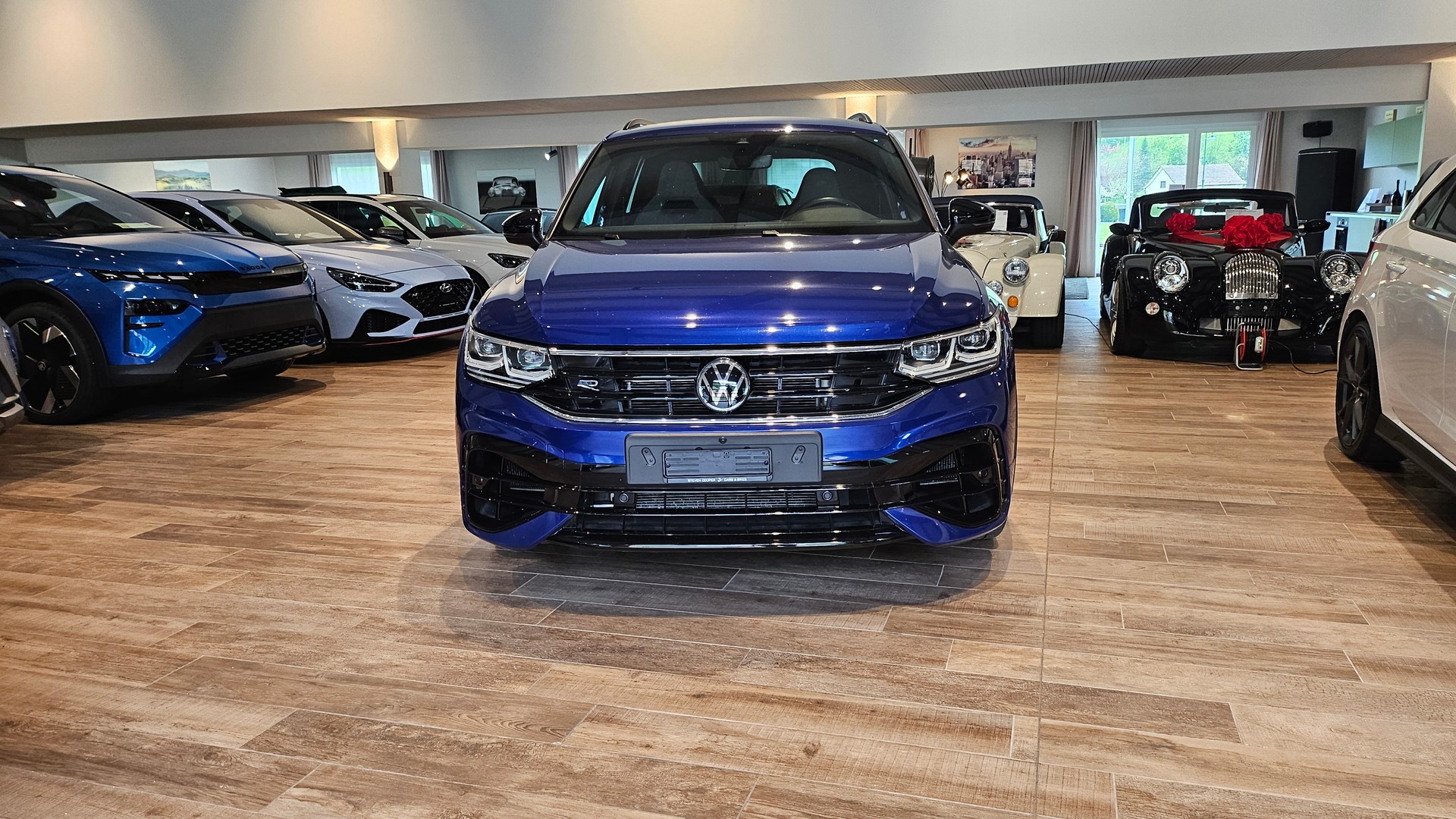 VW Tiguan 2.0TSI R 4Motion DSG-image-2