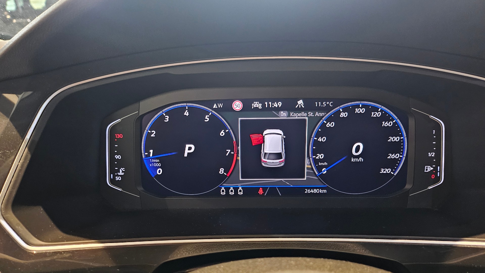 VW Tiguan 2.0TSI R 4Motion DSG-image-27