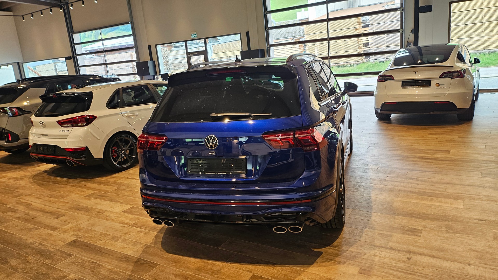 VW Tiguan 2.0TSI R 4Motion DSG-image-10