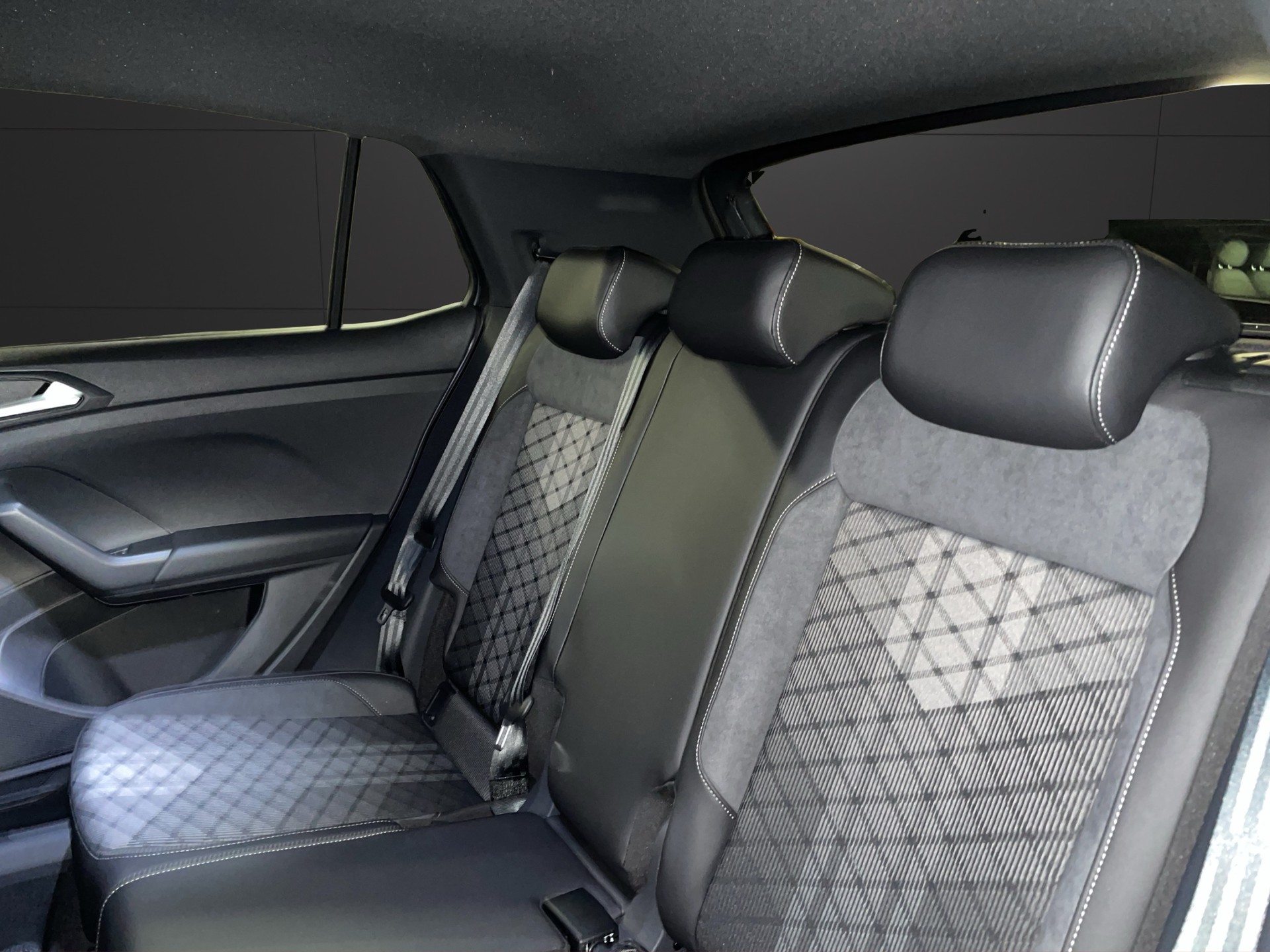 VW T-Cross 1.5 TSI EVO ACT R-Line DSG-image-11