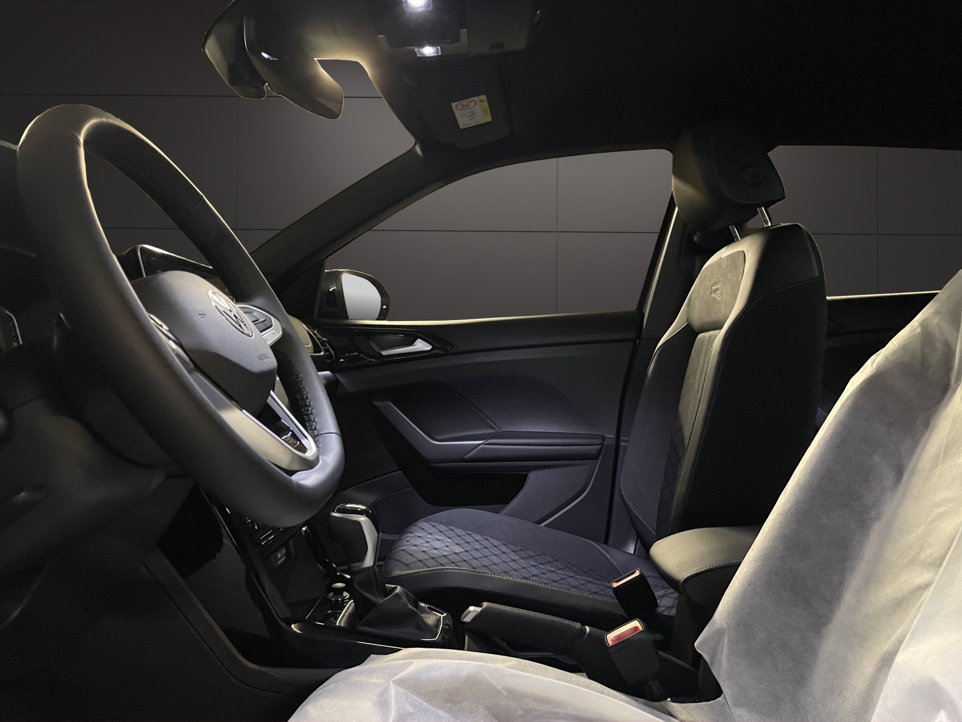 VW T-Cross 1.5 TSI EVO ACT R-Line DSG-image-8