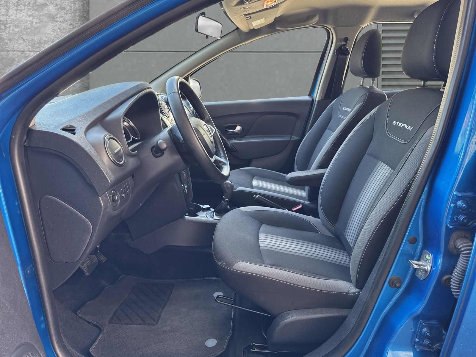 DACIA Sandero Tce 90 Stepway Unlimited Automatic-image-8