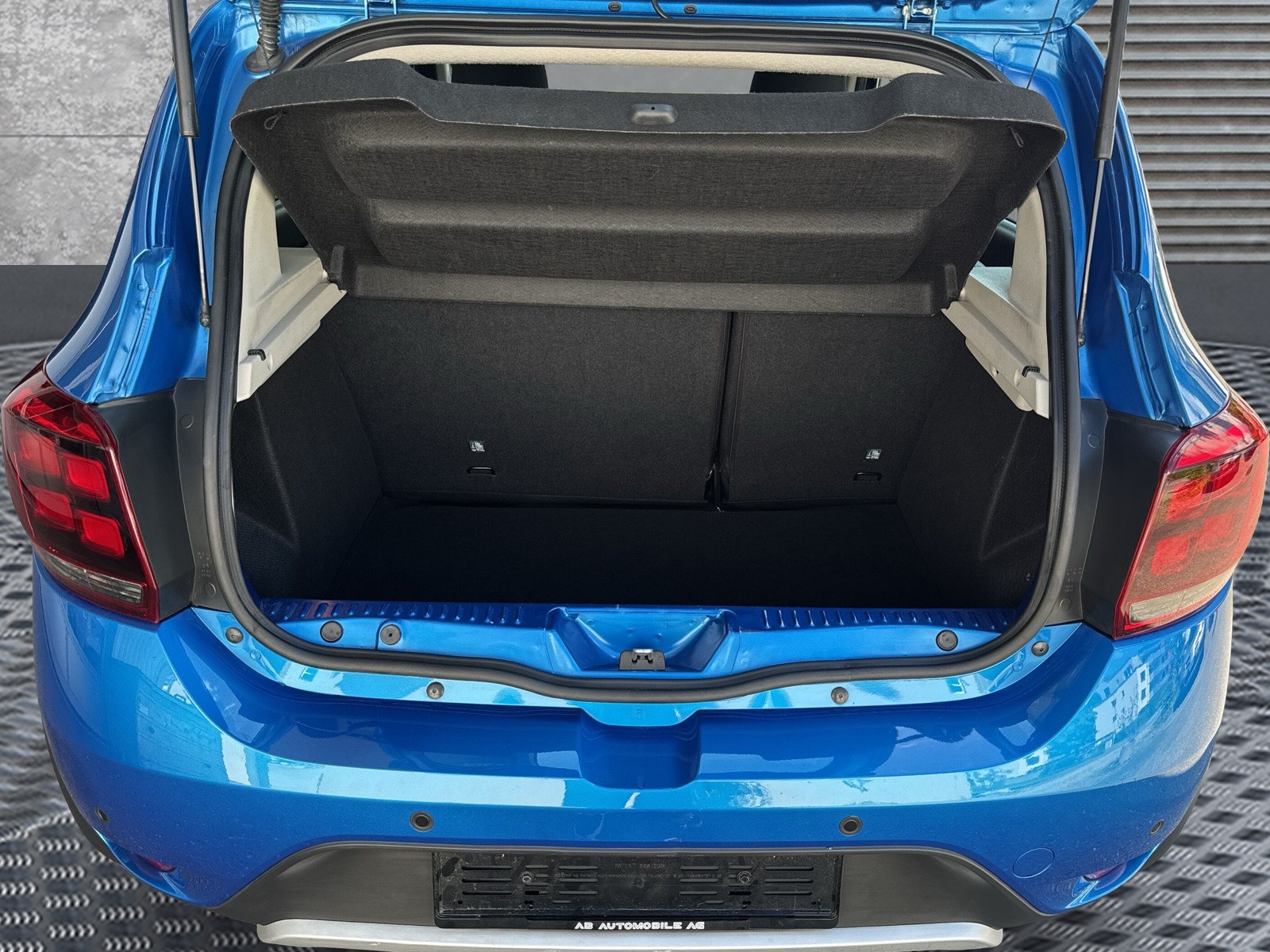 DACIA Sandero Tce 90 Stepway Unlimited Automatic-image-15