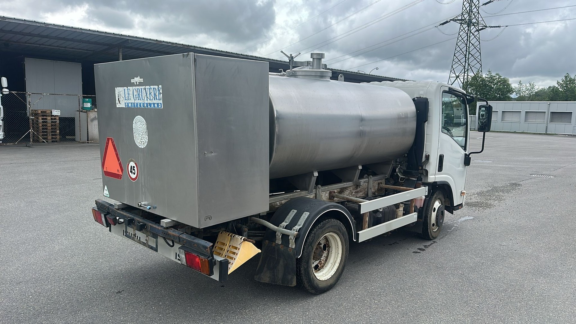 ISUZU NMR 85 - M 50 E-image-3
