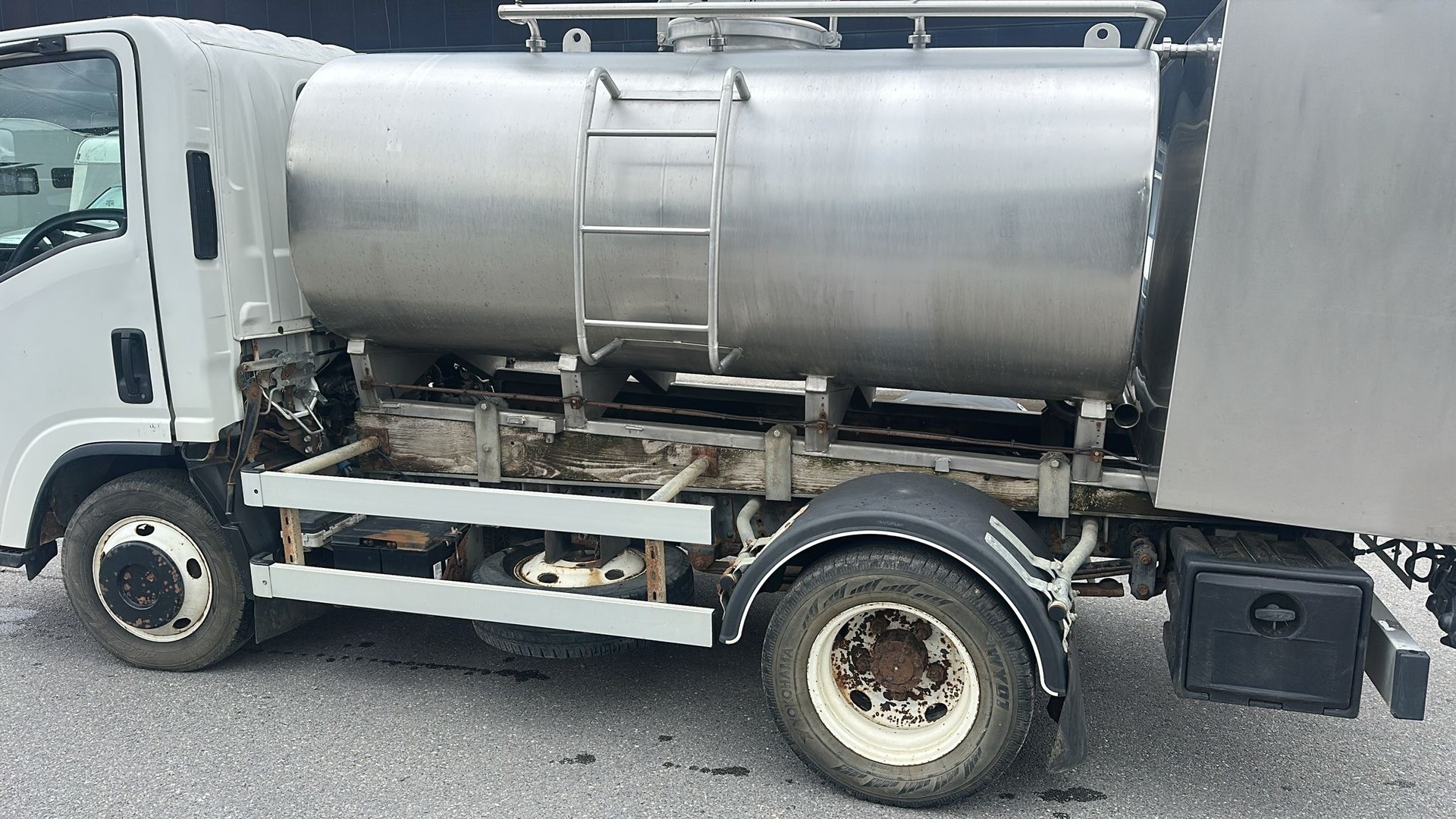 ISUZU NMR 85 - M 50 E-image-8