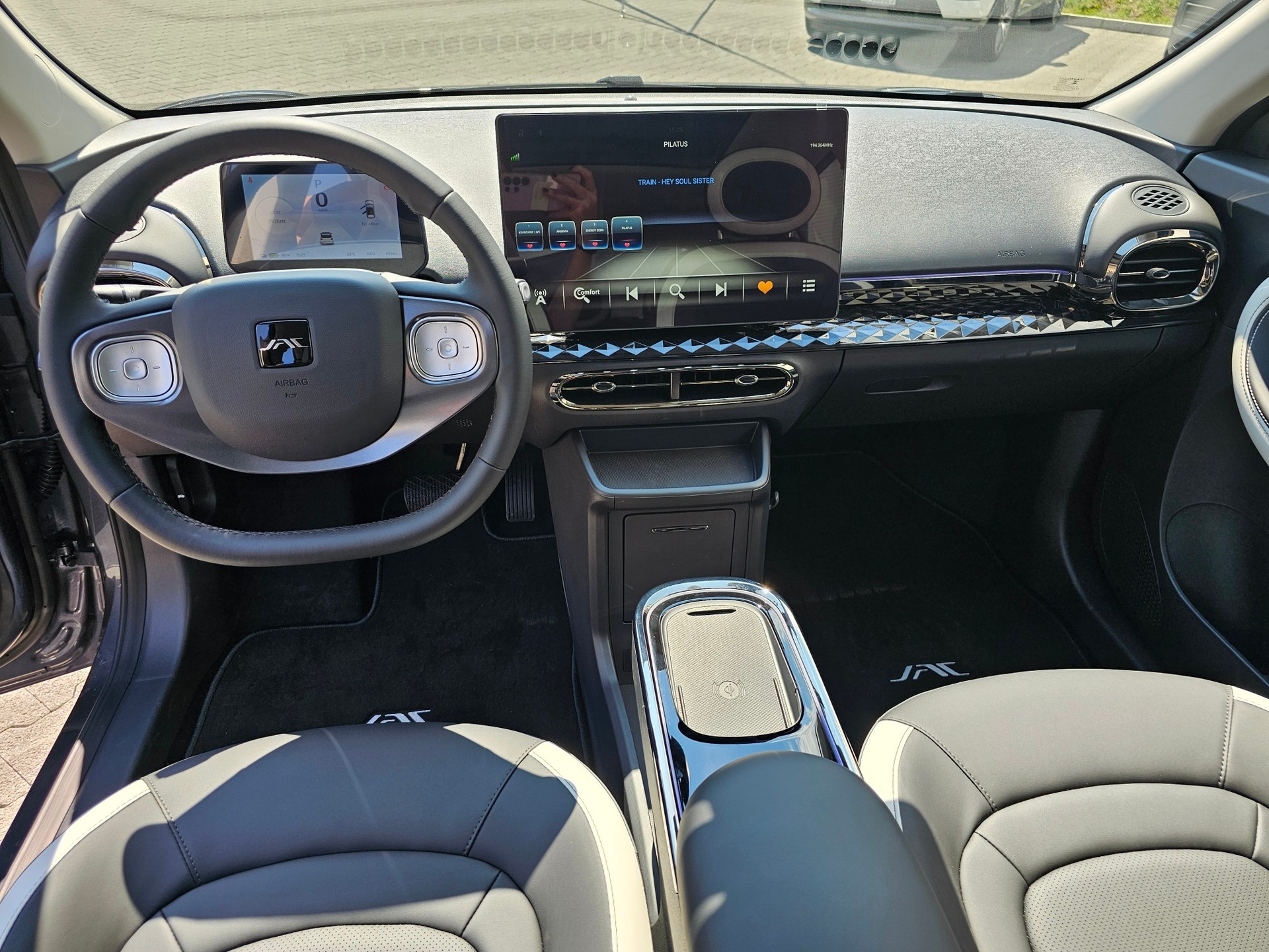 JAC E30X 51 kWh Flagship Pro+-image-6