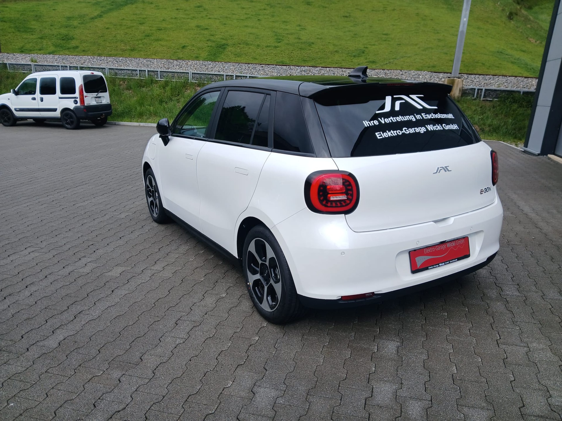 JAC E30X 51 kWh Flagship Pro+-image-5