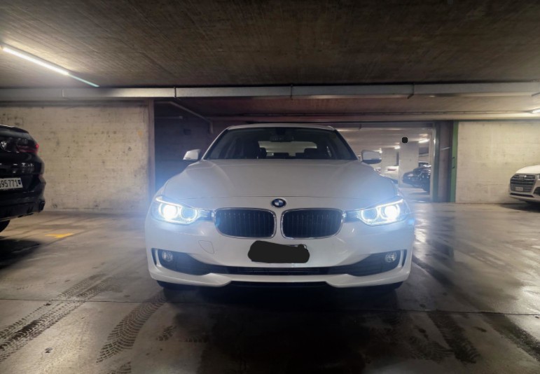 BMW 320d xDrive-image-1