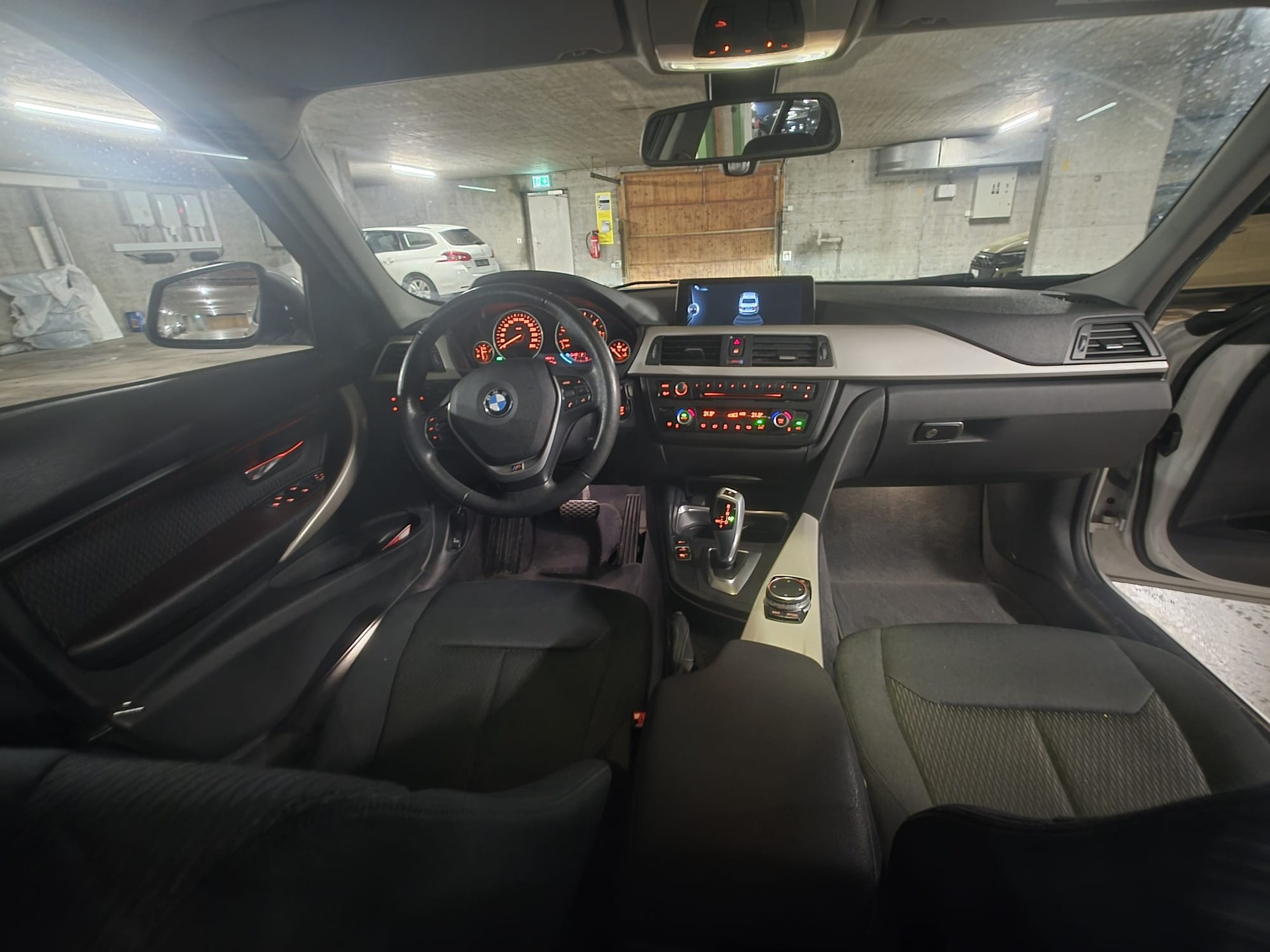 BMW 320d xDrive-image-5