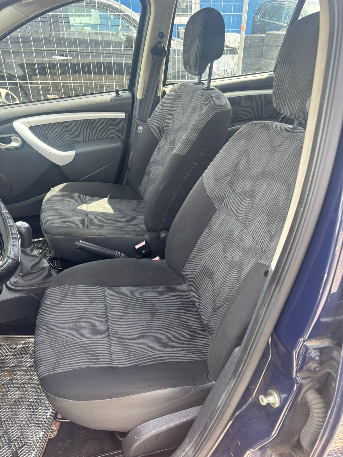 DACIA Sandero 1.6 Lauréate-image-9