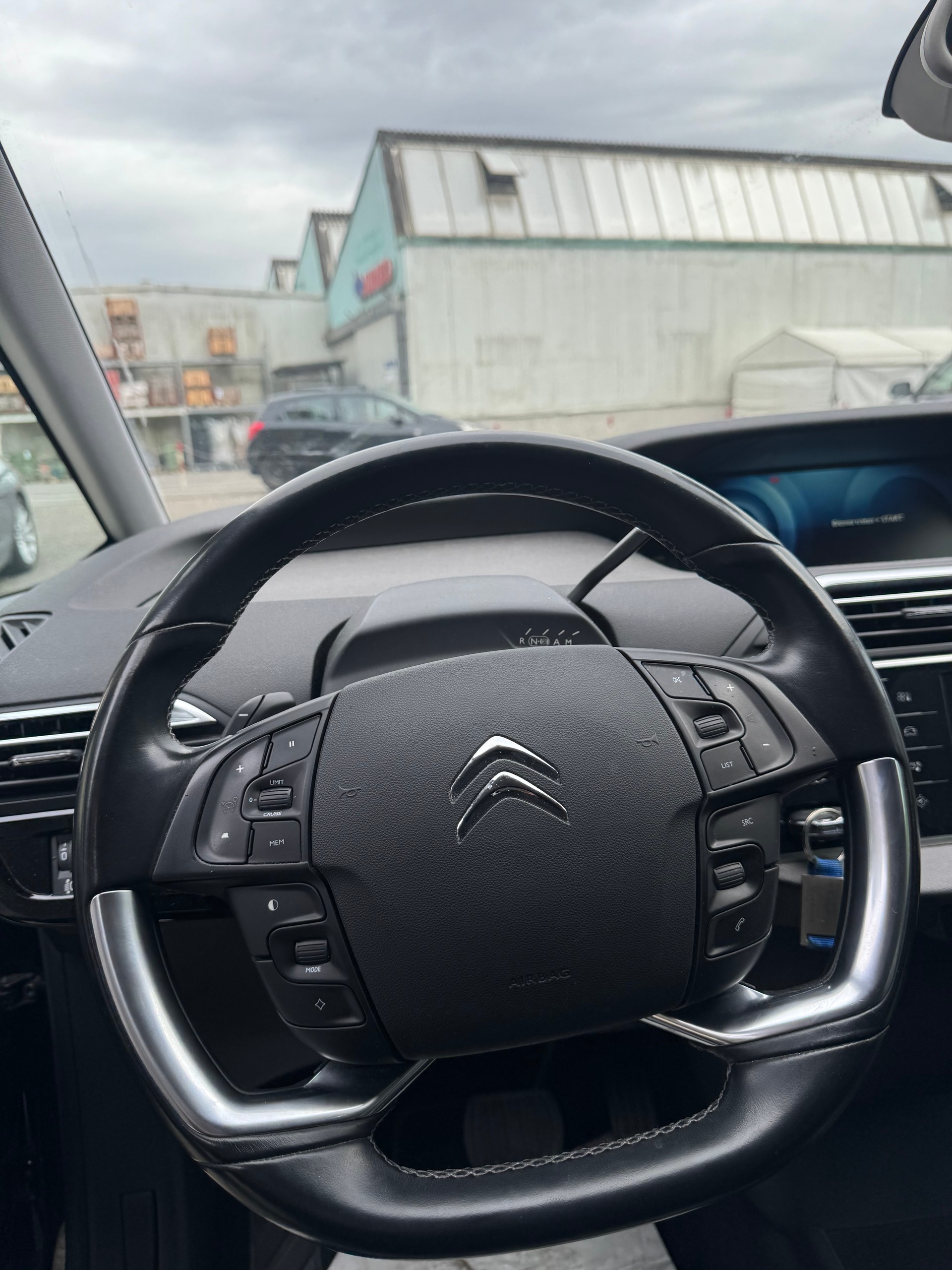 CITROEN C4 GRAND PICASSO-image-10