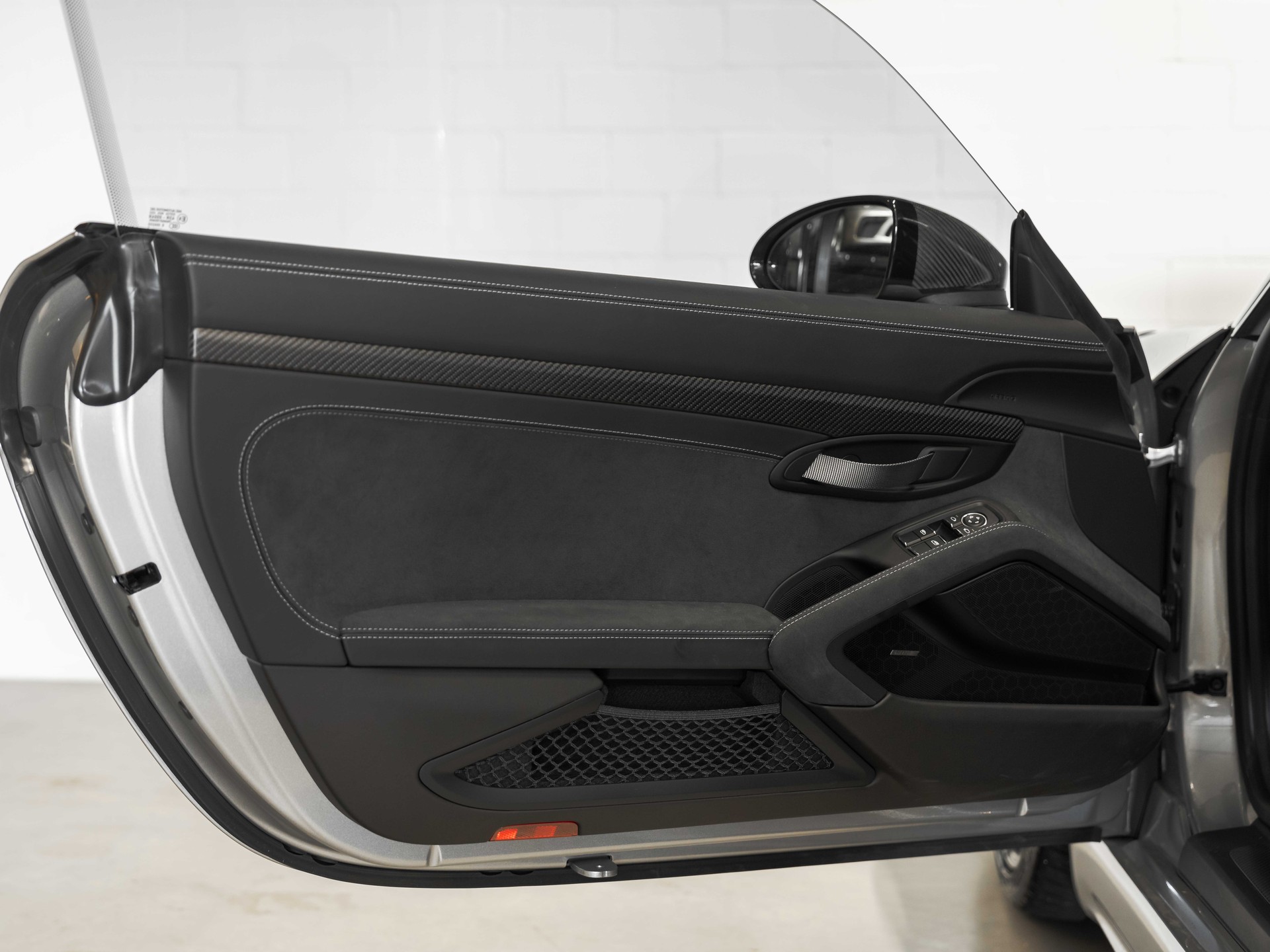 PORSCHE 718 Cayman GT4 RS PDK-image-37