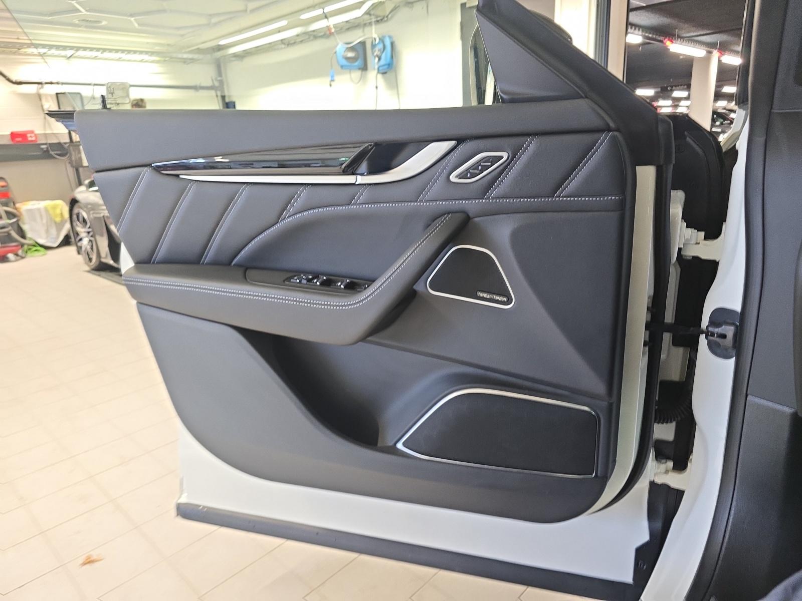 MASERATI Levante 3.0 V6 Modena-image-12