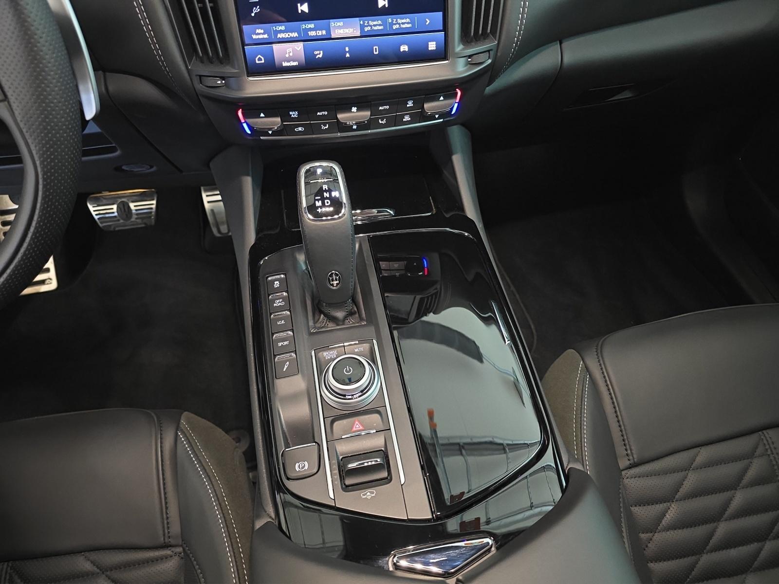 MASERATI Levante 3.0 V6 Modena-image-14