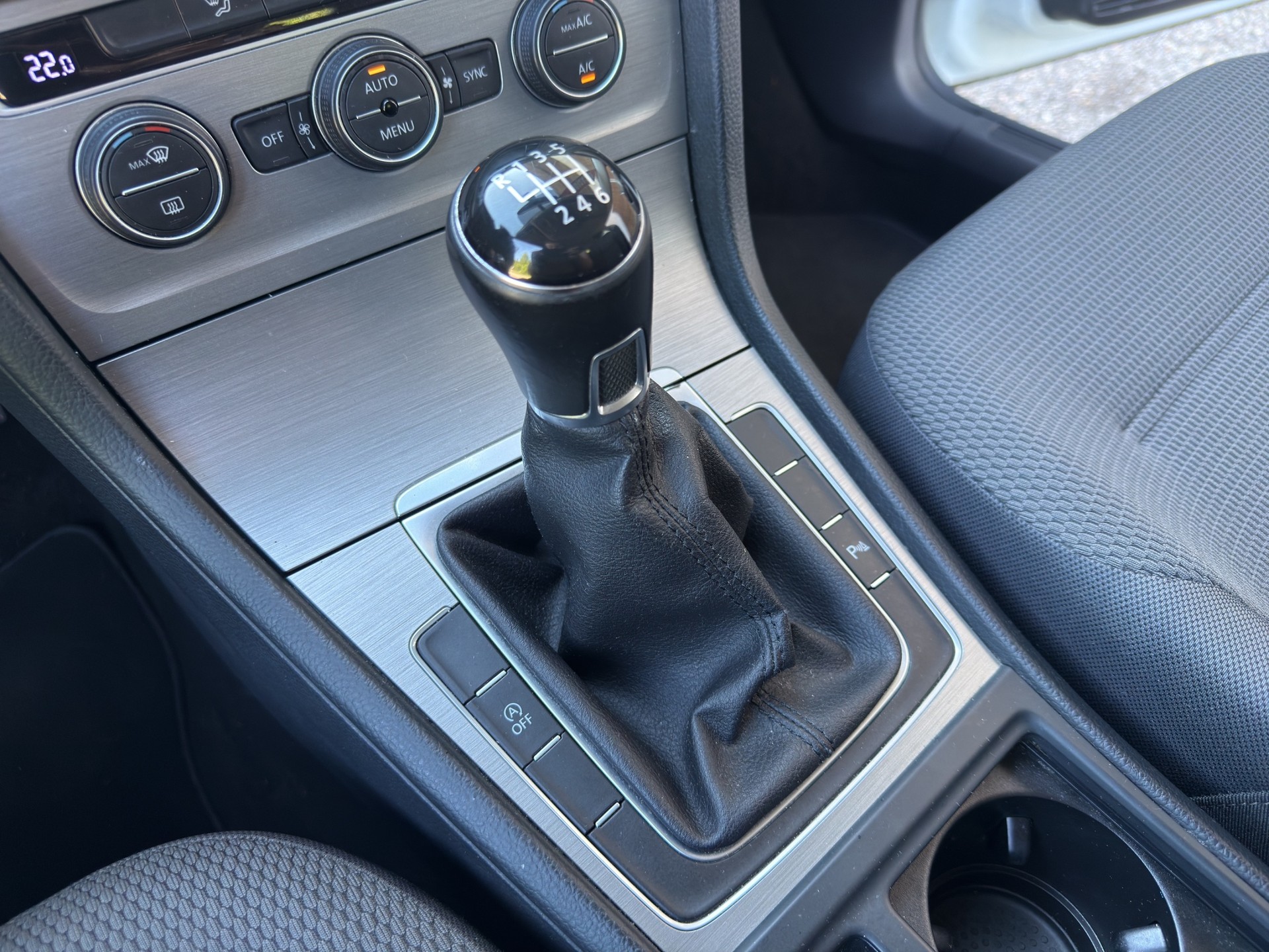 VW Golf Variant 1.2 TSI Comfort-image-24