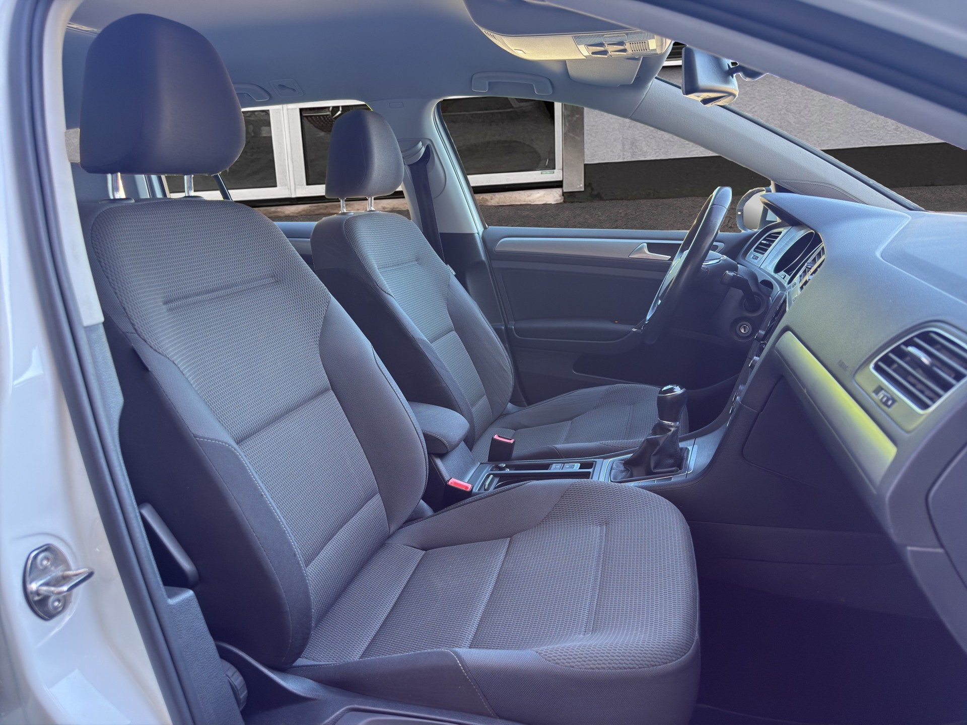VW Golf Variant 1.2 TSI Comfort-image-14