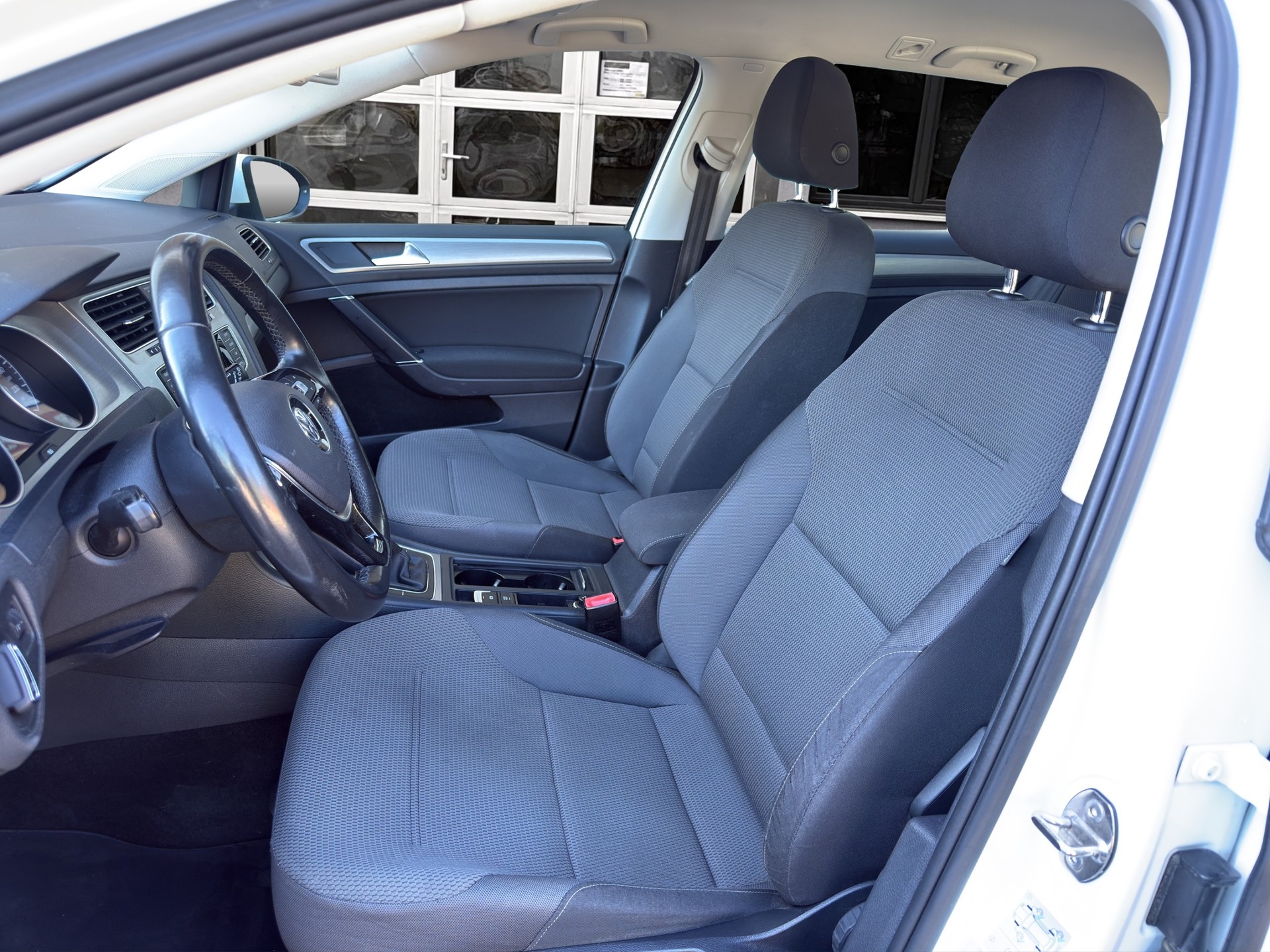 VW Golf Variant 1.2 TSI Comfort-image-12